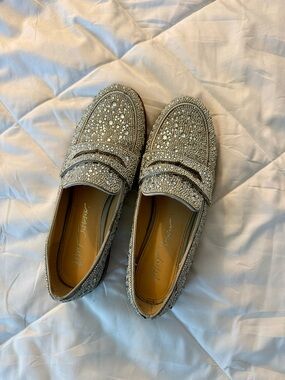 ✨Betsey Johnson Sparkling Silver Rhinestone Loafers ✨